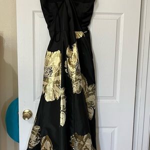 COPY - Tahari Evening gown size 14